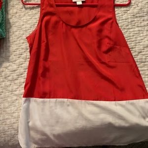 XS fits like Small Loft top